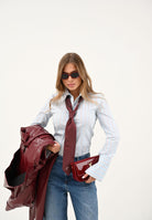 PATRIZIA PEPE Camicia body azzurro da donna con motivo a righe 8C0820A544 FG15 PATRIZIA PEPE 