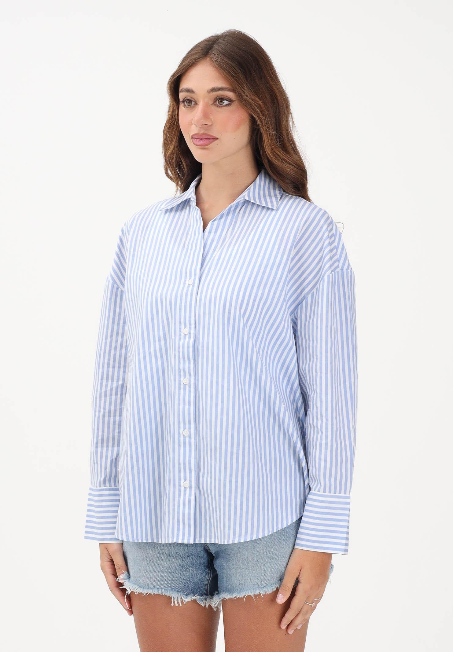 ONLY Camicia a manica lunga azzurra e bianca da donna con motivo a righe e ricamo sul retro 15375491 BRBL ONLY 