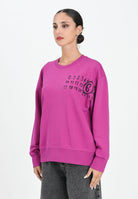MAISON MARGIELA Felpa girocollo prugna per donna, ragazzi e bambini con il logo Hand Written effetto spennellato M60896MM02X M6602 MAISON MARGIELA 