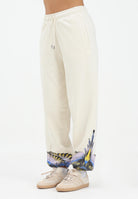 MARCELO BURLON COUNTY OF MILAN Pantalone sportivo panna da donna con stampa ali sul fondo 25ICM30074 LASK MARCELO BURLON COUNTY OF MILAN 