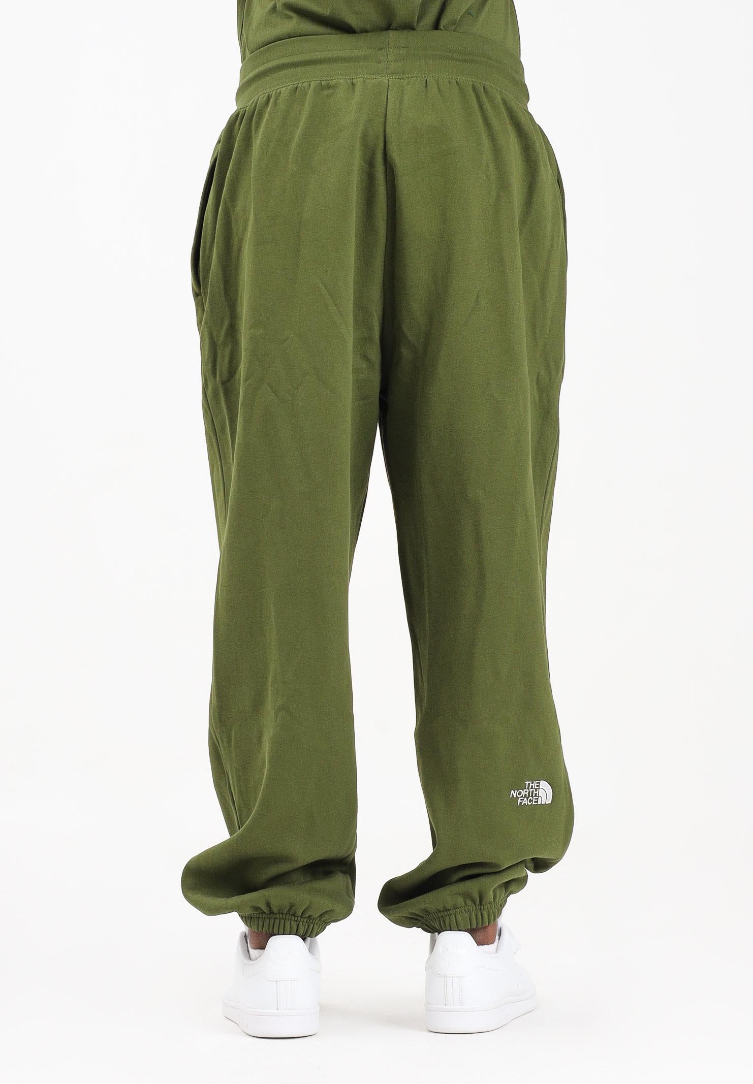 THE NORTH FACE Pantalone sportivo Essential Relaxed Straight verde da uomo NF0A8C1FBRI1 . THE NORTH FACE 