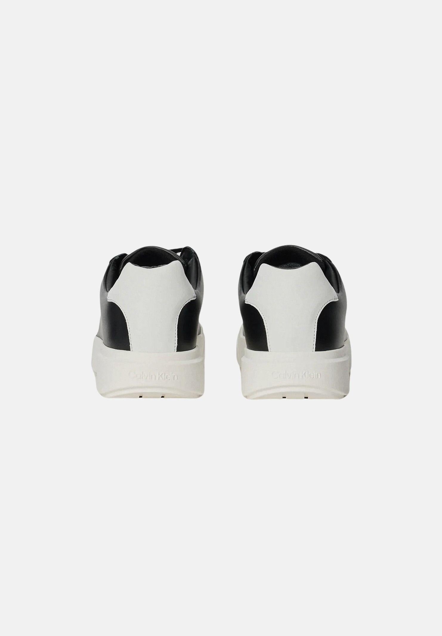 CALVIN KLEIN JEANS sneakers Chunky Cupsole Lace-Up Leather Black/White/Black nere e bianche uomo. YM0YM01344 06W CALVIN KLEIN JEANS 