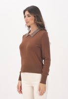 PINKO Maglioncino marrone da donna con colletto impreziosito da pietre gioiello 105530A2S4 L81 PINKO 