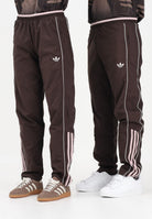 ADIDAS ORIGINALS Pantalone sportivo HALF STRIPES marrone e rosa per uomo e donna KC6441 . ADIDAS ORIGINALS 