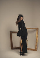 SANTAS Abito lungo LUMIÈRE nero da donna con manica svasata PV2601 NE SANTAS 