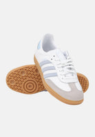 ADIDAS ORIGINALS Sneakers SAMBA OG bianche e celesti per uomo e donna JQ2019 . ADIDAS ORIGINALS 