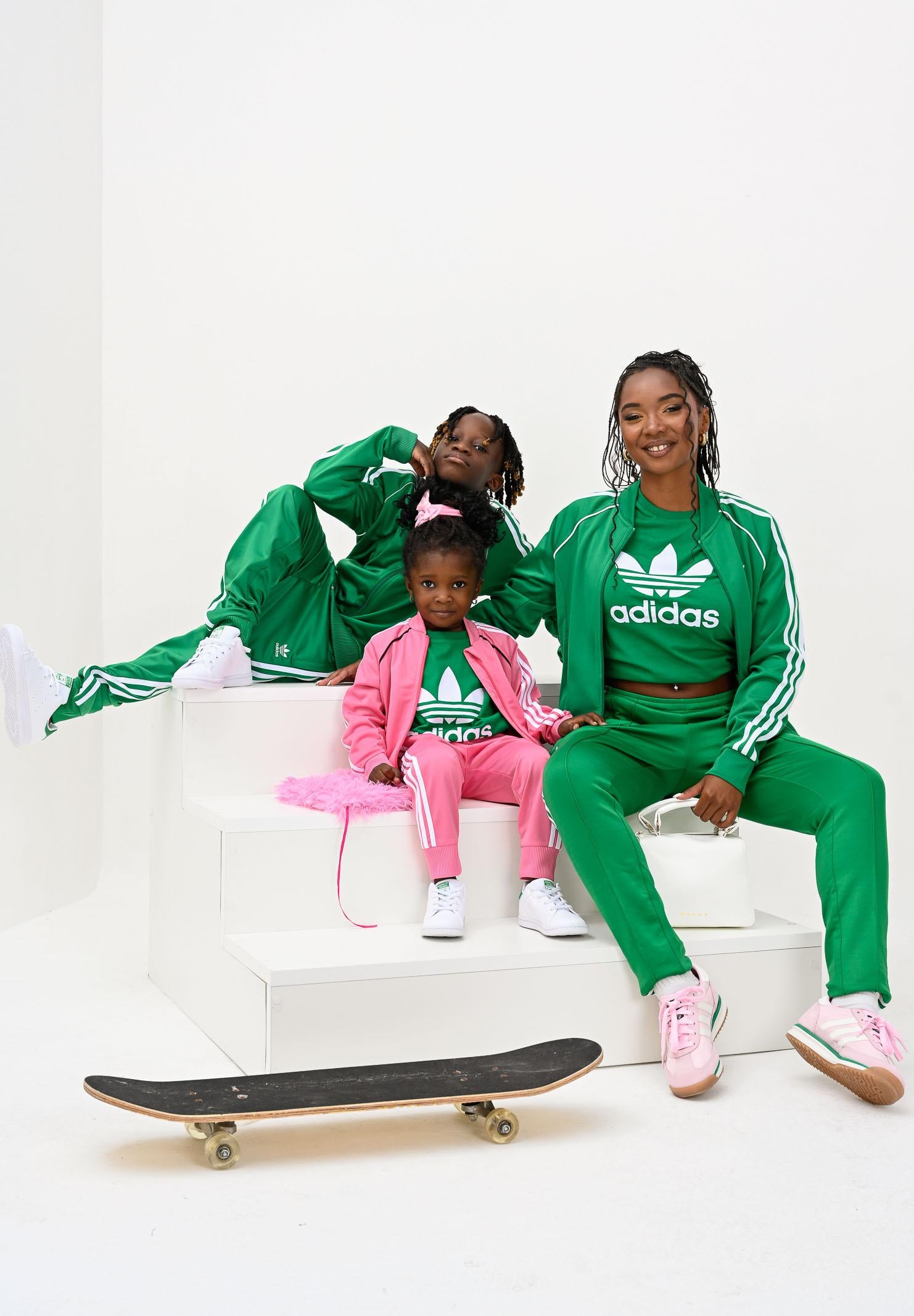 Pantalone sportivo adicolor SST verde per bambino e bambina IY7461 . ADIDAS ORIGINALS 