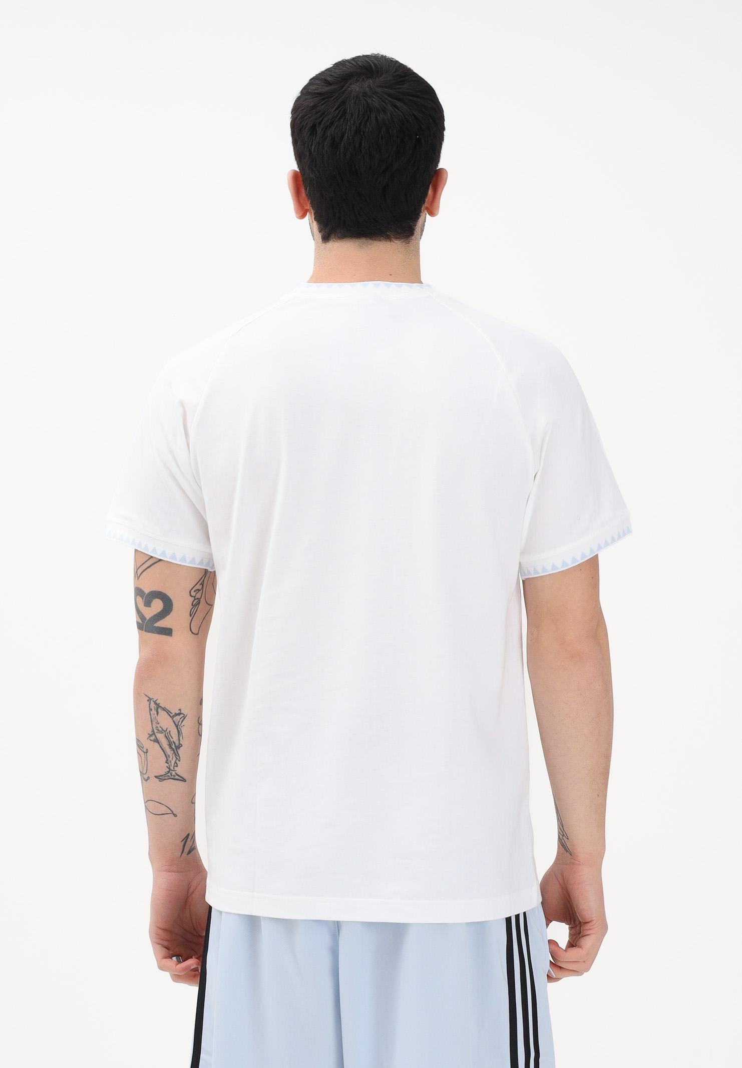 ADIDAS ORIGINALS T-shirt a manica corta CHEST STRIPES ENGINEERED COLLAR bianca da uomo KC6448 . ADIDAS ORIGINALS 