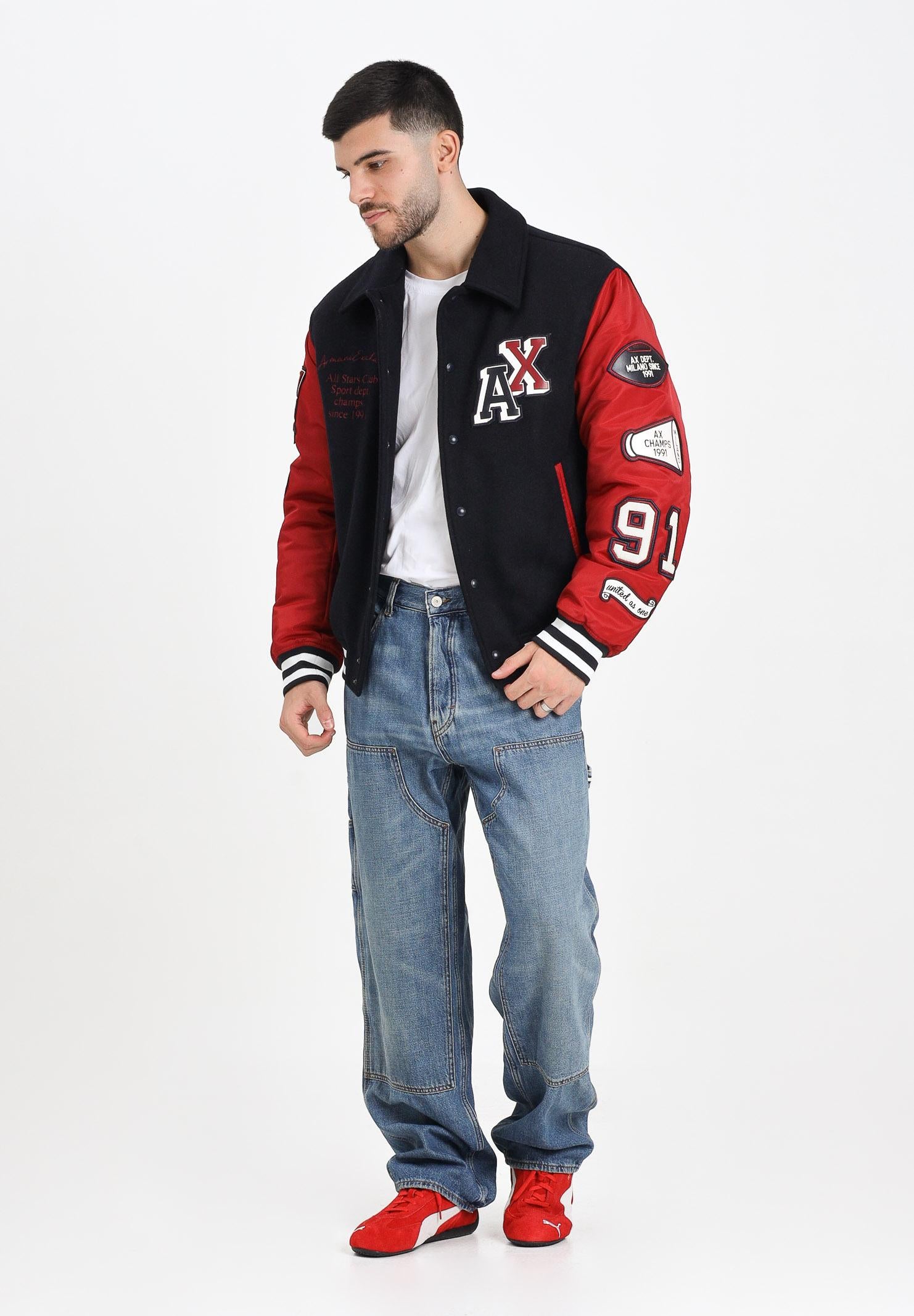 TOMMY JEANS Jeans in denim blu da uomo con ricamo sul retro DM0DM212031A5 . TOMMY JEANS 