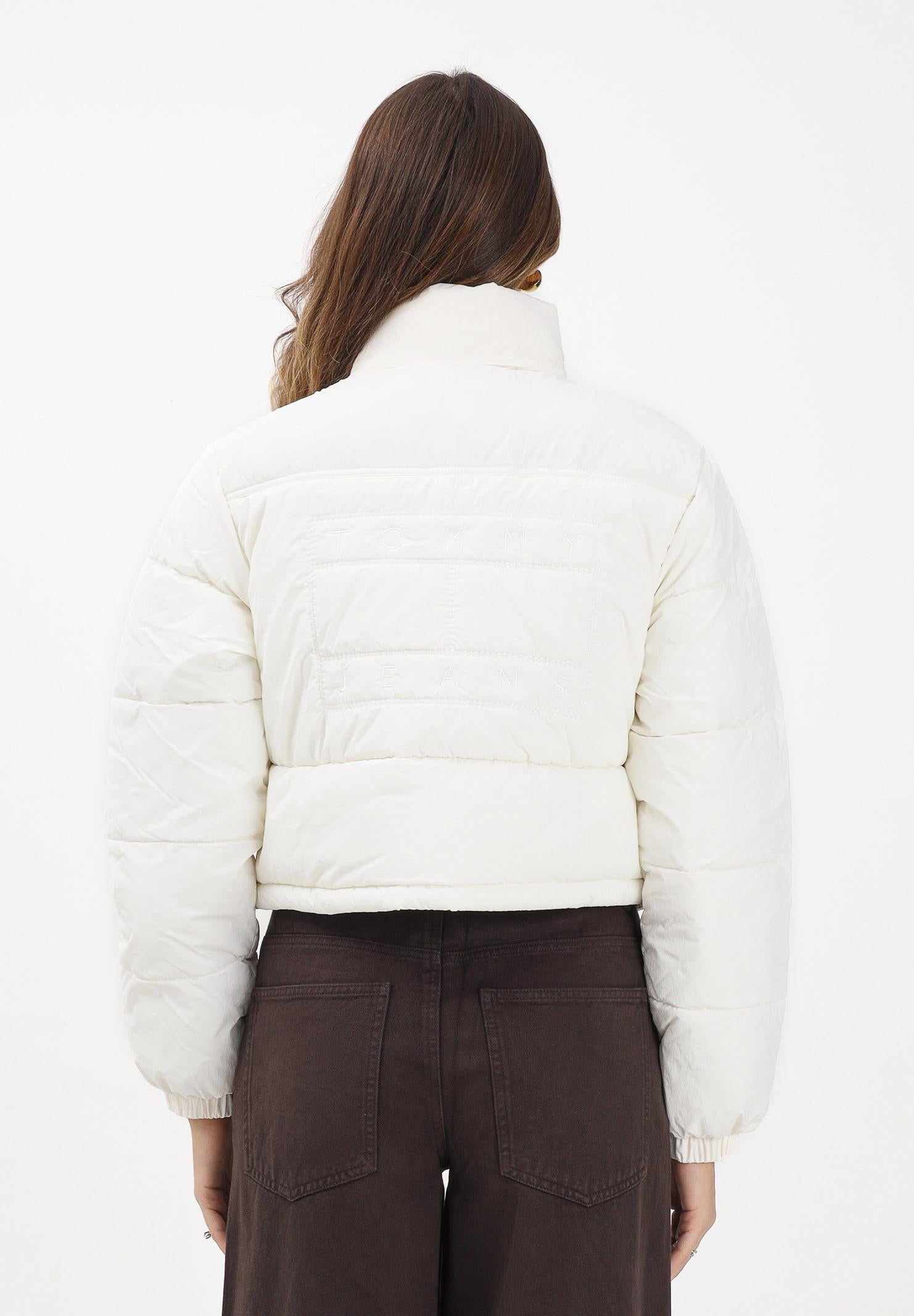 TOMMY JEANS Piumino panna da donna con logo DW0DW21620YBH  TOMMY JEANS 