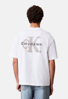 CALVIN KLEIN JEANS T-shirt Oversized Embossed Logo colore Bright White, da uomo. LV04RAB806 YAF CALVIN KLEIN JEANS 