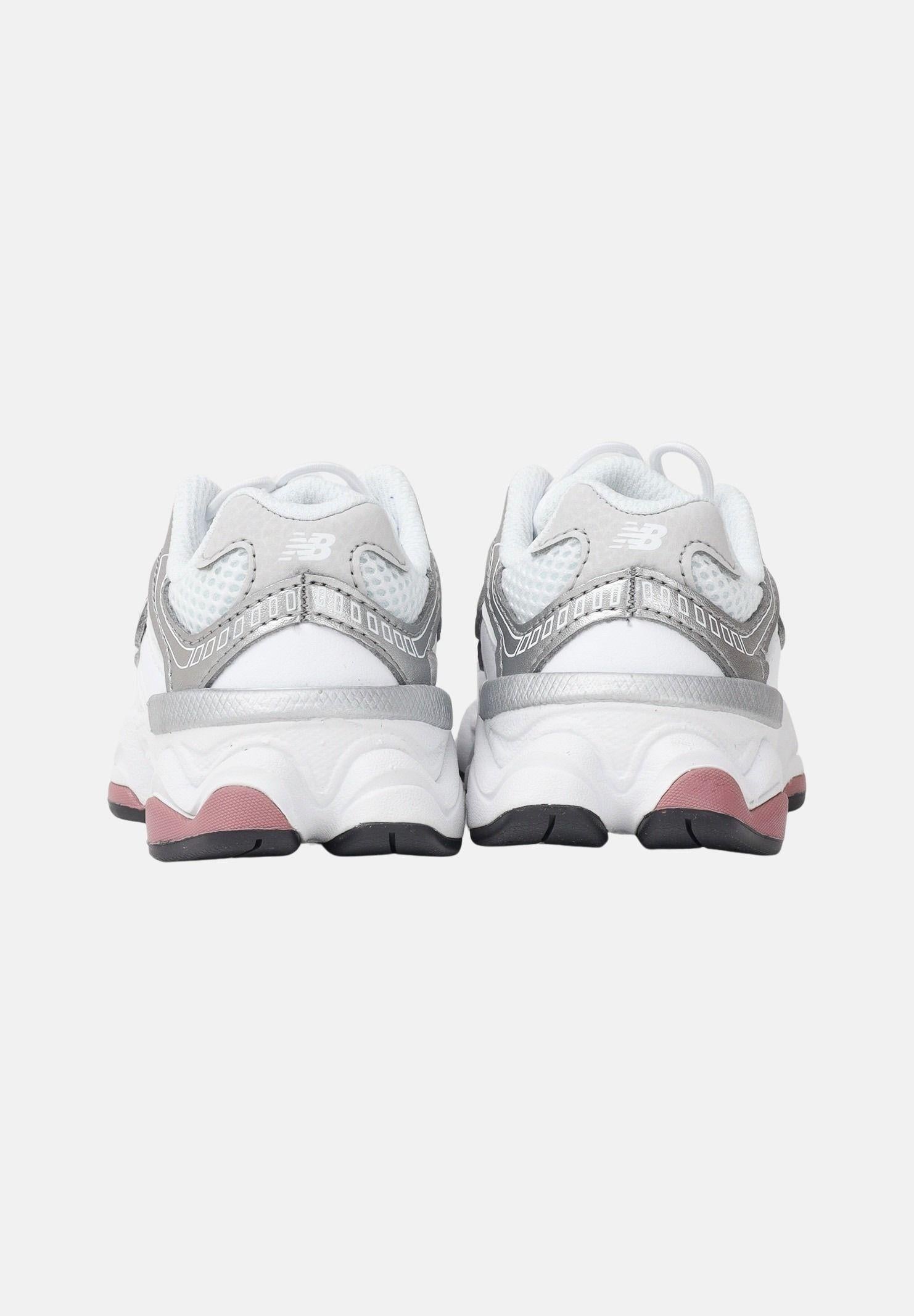 NEW BALANCE Sneakers 9060 bianche e rosa da neonato I90606HV . NEW BALANCE 