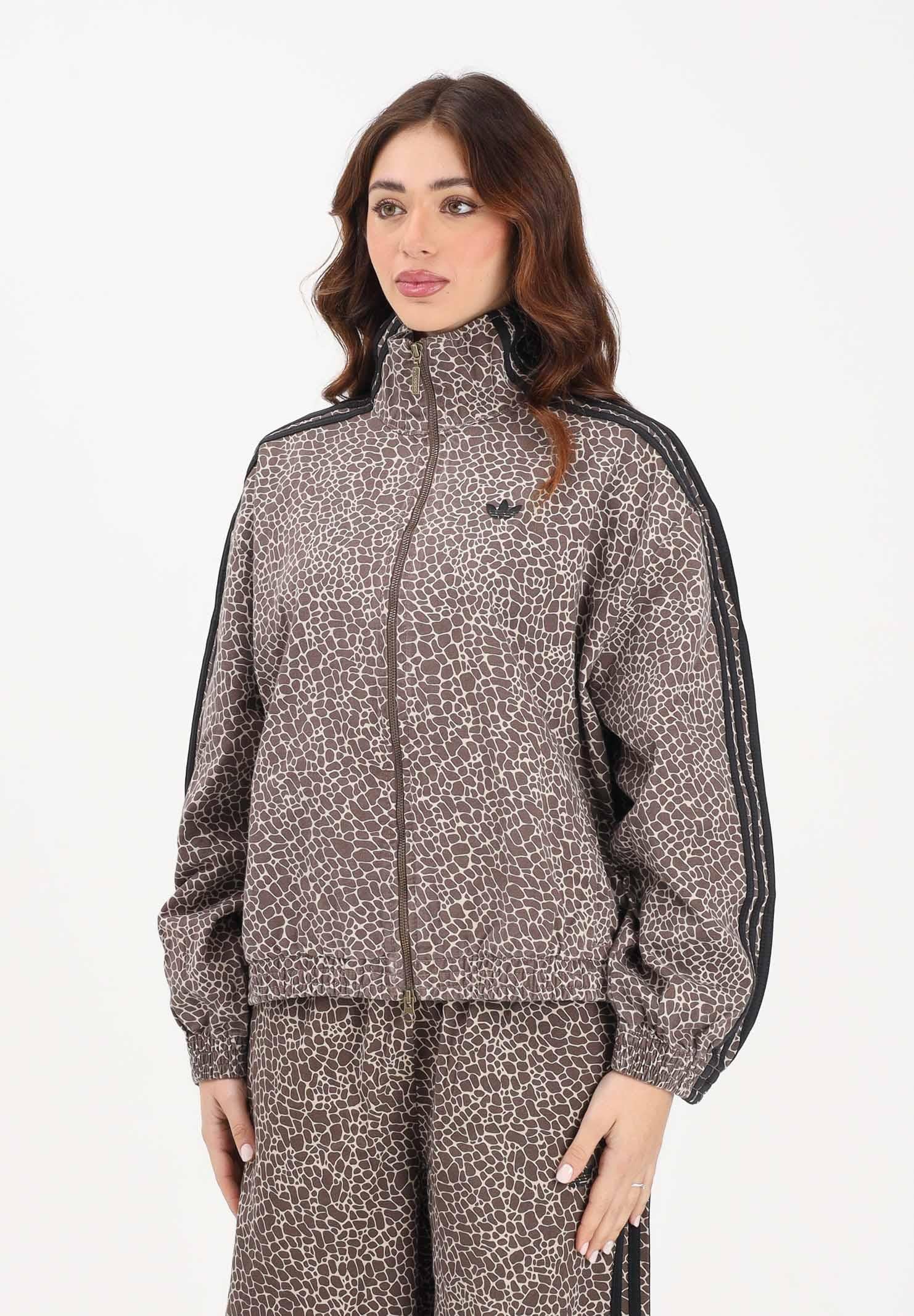 ADIDAS ORIGINALS Giubbotto FIREBIRD OVERSIZED AOP in denim animalier da donna KD2815 . ADIDAS ORIGINALS 
