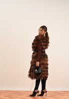 MEHRAN Vera pelliccia lunga da donna con effetto a righe sfumate nei toni del marrone e del nero 25150BRWBLK BRWBLK MEHRAN 