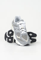NEW BALANCE Sneakers 9060 grigie per uomo e donna GC9060BA . NEW BALANCE 