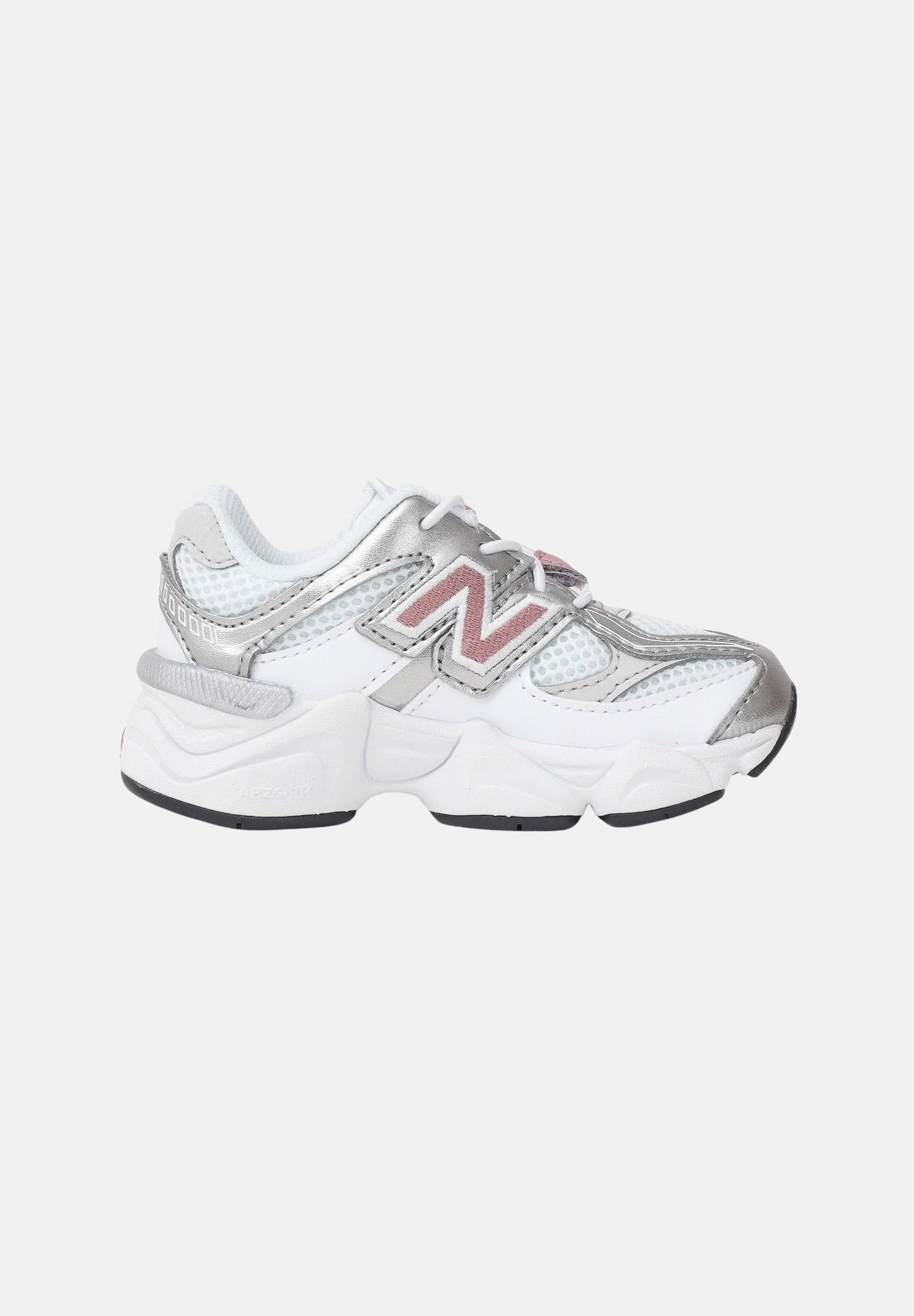 NEW BALANCE Sneakers 9060 bianche e rosa da neonato I90606HV . NEW BALANCE 