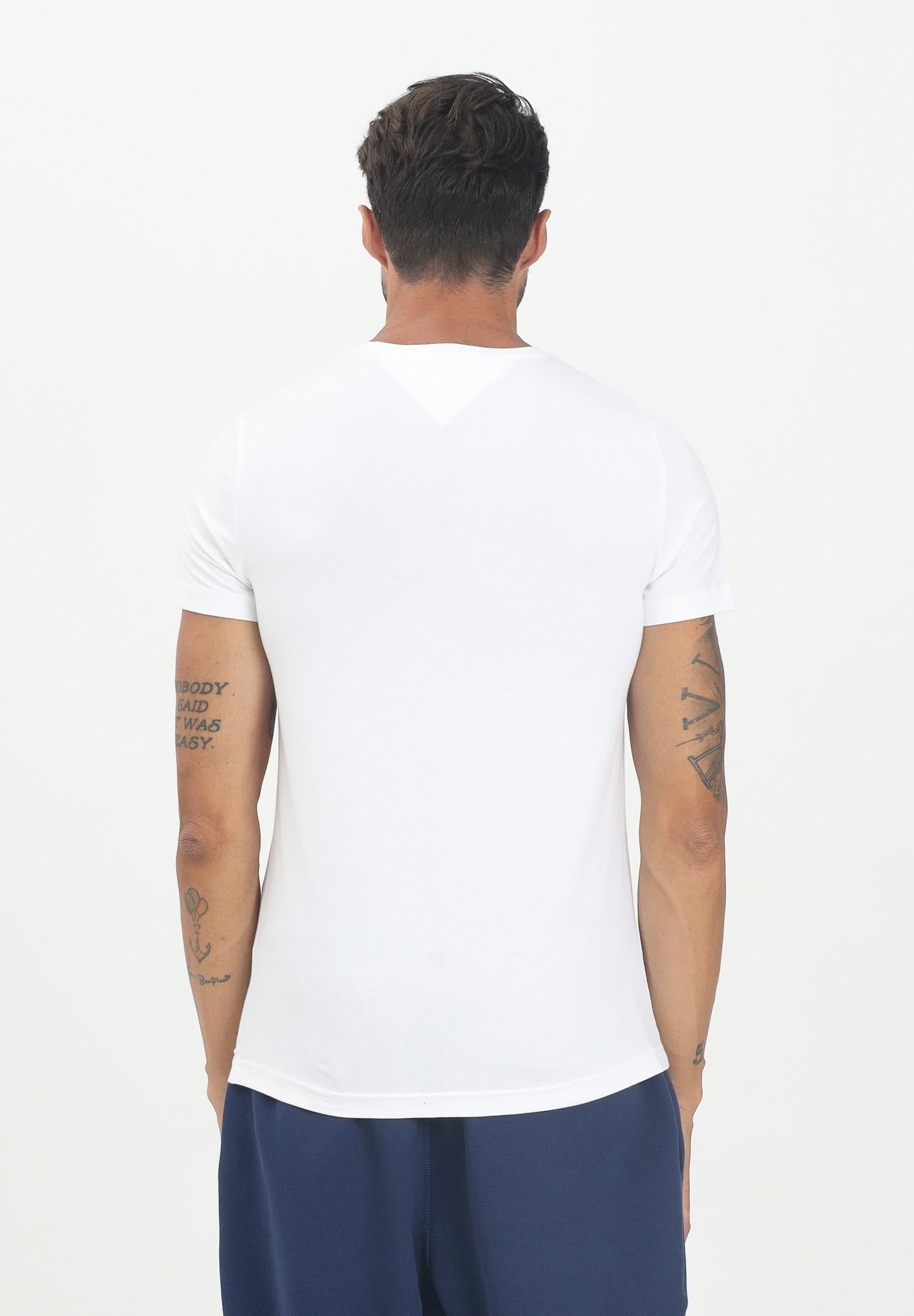 TOMMY HILFIGER T-shirt a manica corta TH Flex bianca da uomo MW0MW27539YBR . TOMMY HILFIGER 
