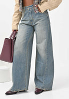 VICOLO Jeans Nathalie da donna realizzati in denim blu medio con un delicato effetto slavato DF5142 VU VICOLO 