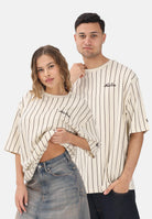 NEW ERA T-shirt a manica corta Oversized New Era Pinstripe panna per uomo e donna 60771551 . NEW ERA 