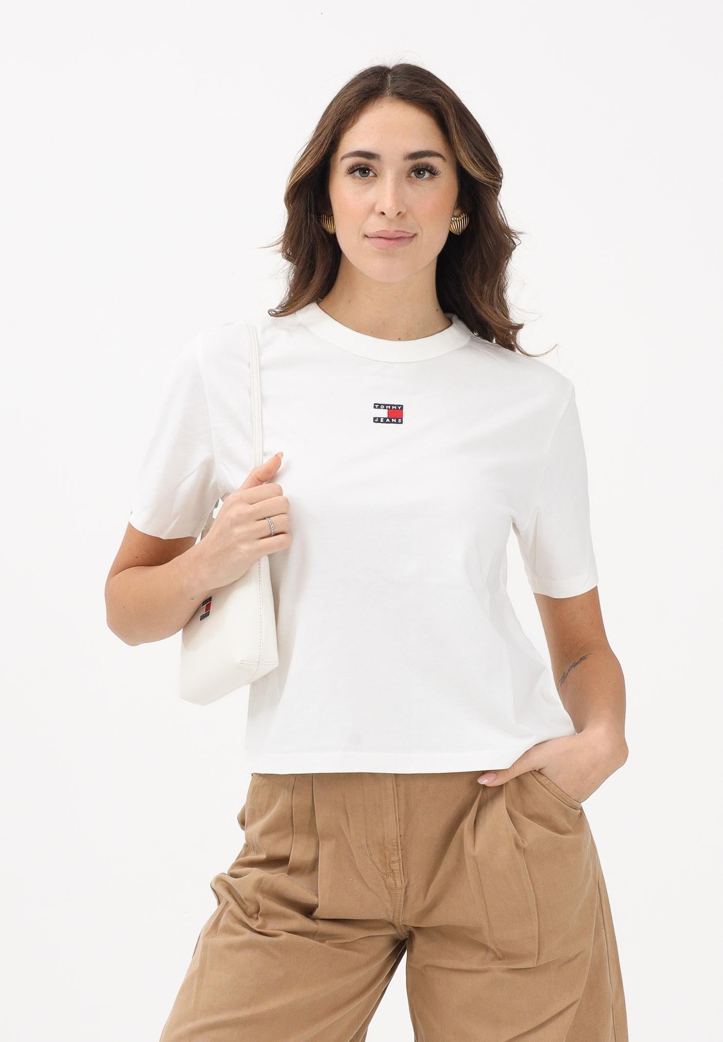 TOMMY JEANS T-shirt a manica corta Boxy Badge panna da donna DW0DW22202 YBL TOMMY JEANS 