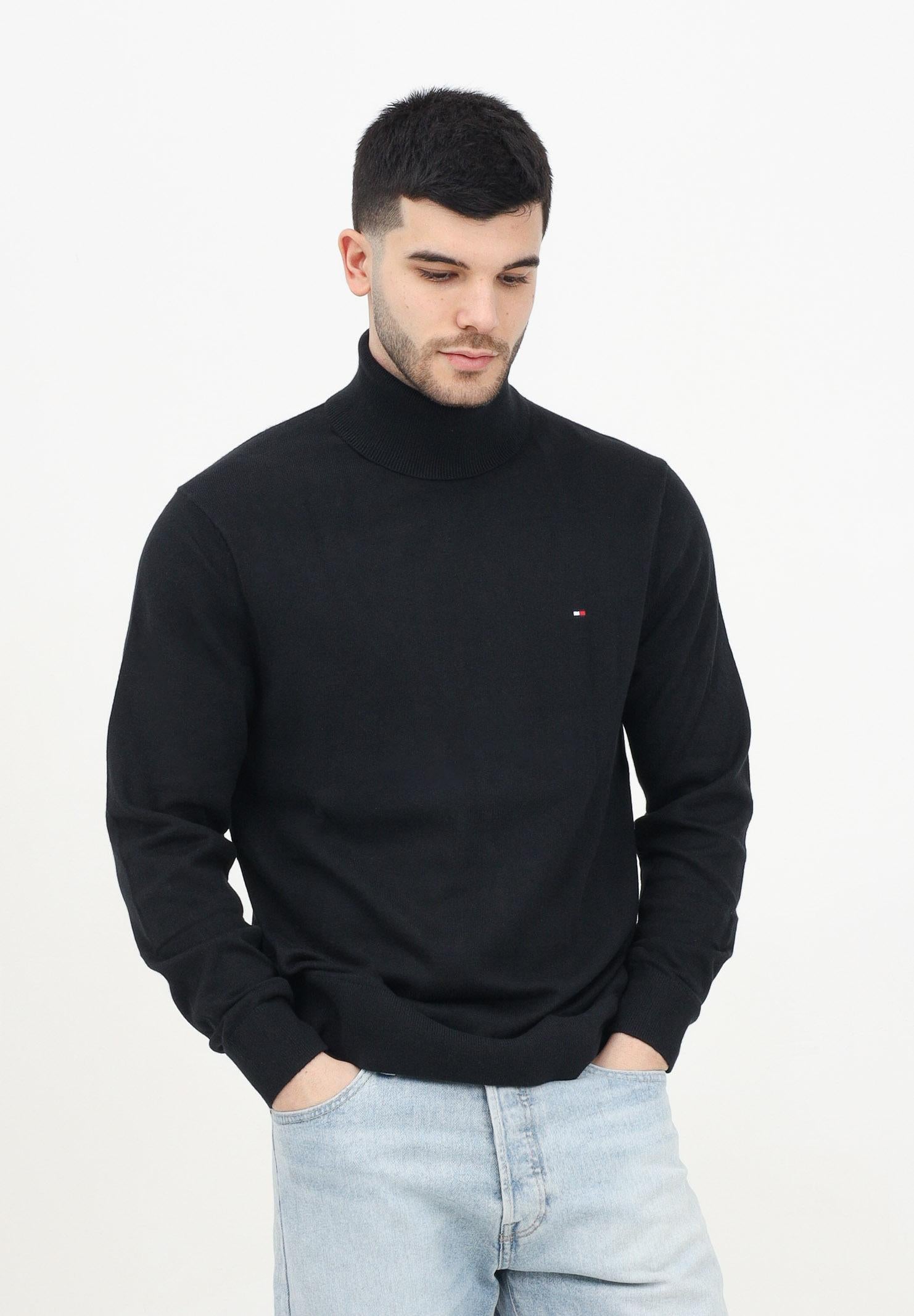 TOMMY HILFIGHER Maglioncino a collo alto nero da uomo con logo MW0MW28048BDS  TOMMY HILFIGER 