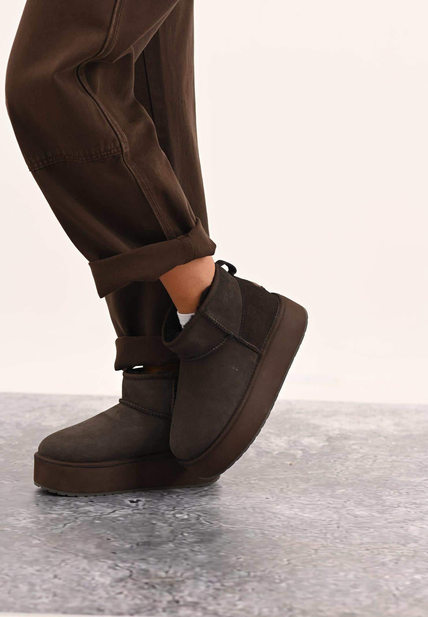 EMU Stivali bassi Stinger Micro Flatform marroni da donna W13082 CHOC EMU 