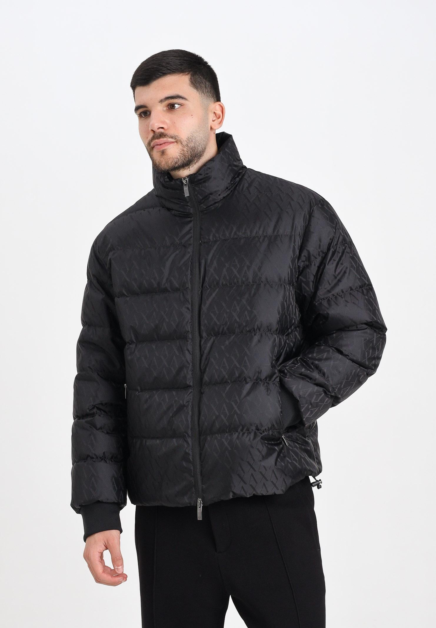 ARMANI EXCHANGE Piumino nero da uomo con logo all-over XM001580AF16628 UC001 ARMANI EXCHANGE 