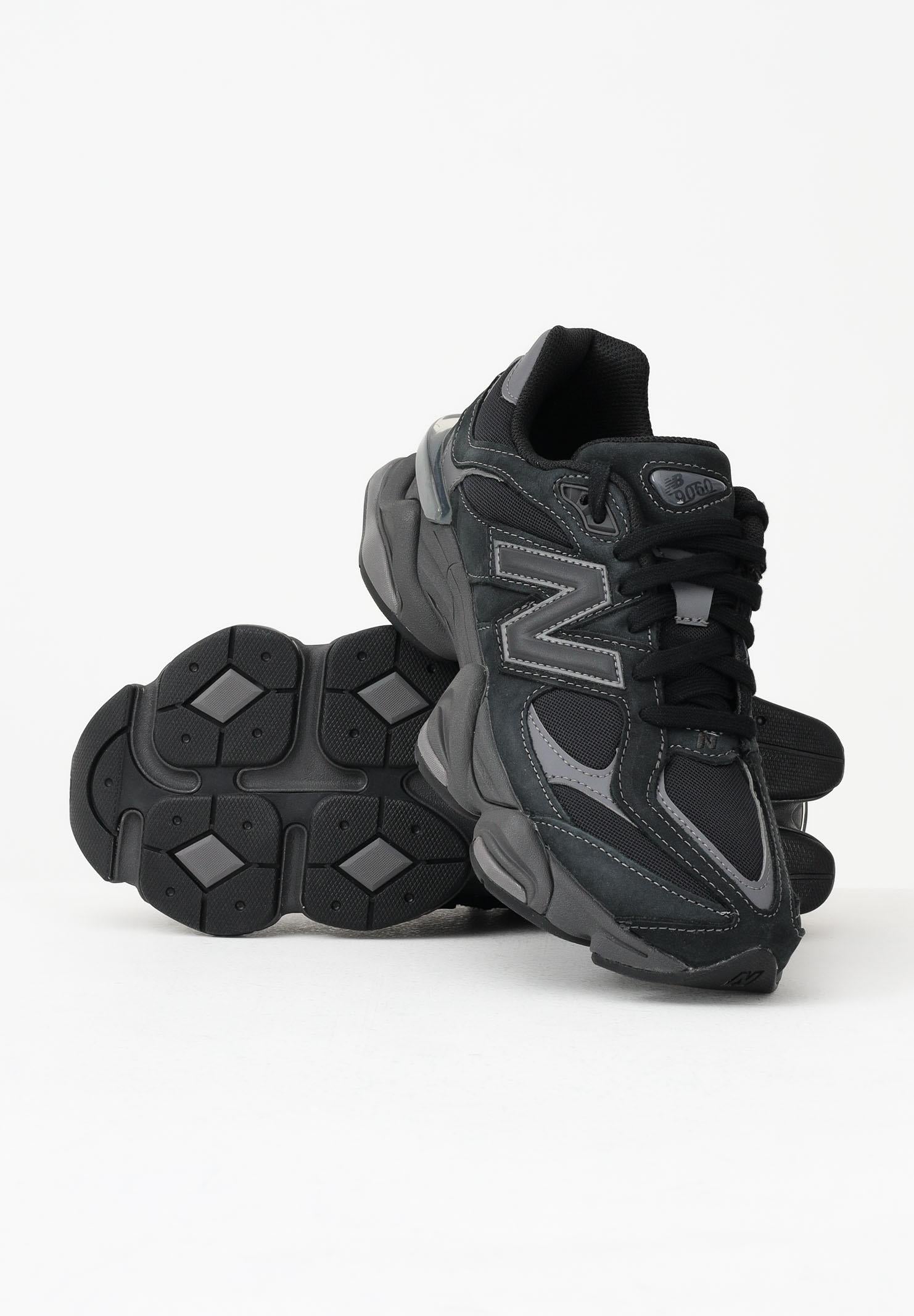 NEW BALANCE Sneakers 9060 nere per uomo e donna U906079E . NEW BALANCE 