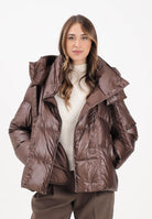VICOLO Piumino marrone da donna con maxi cappuccio TF0035 FU691 VICOLO 