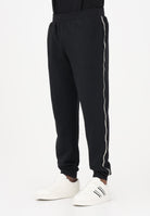EA7 Pantalone sportivo nero da uomo con banda laterale a contrasto 7M001482AF12660 UC001 EA7 