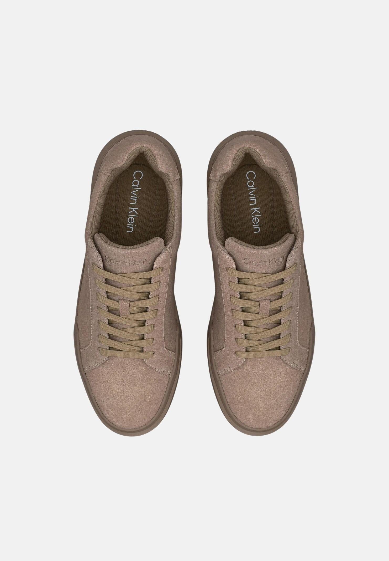 CALVIN KLEIN JEANS sneakers CK Avenue color Triple Desert Taupe, tortora, da uomo. YM0YM01453 PBO CALVIN KLEIN JEANS 