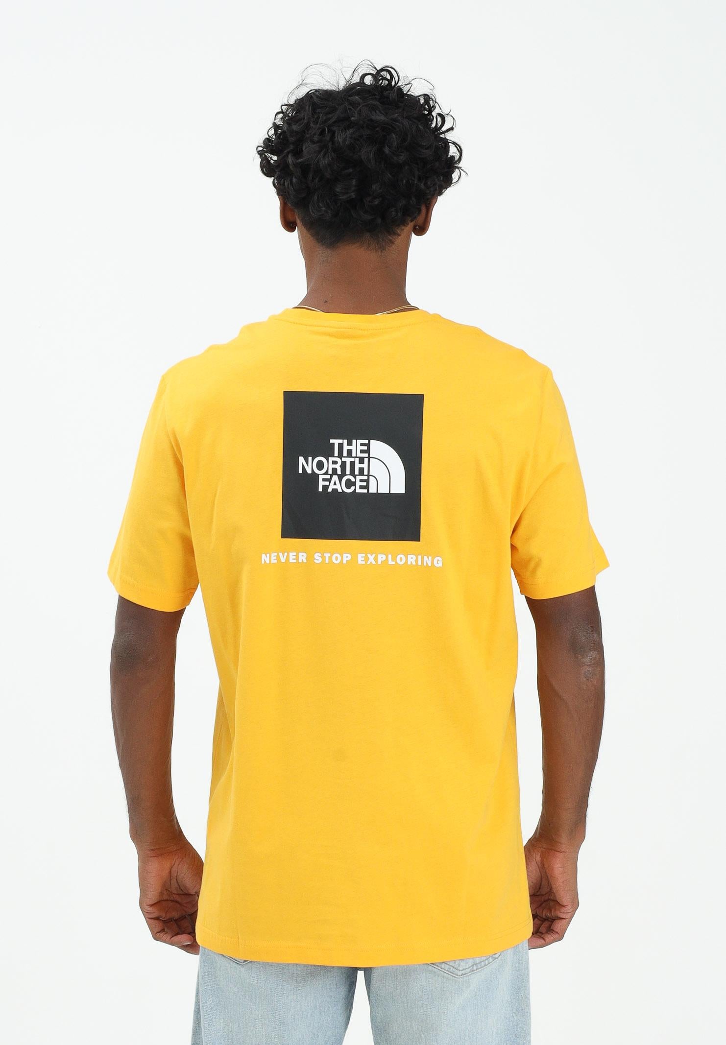 THE NORTH FACE T-shirt a manica corta NSE Reflective Box gialla da uomo NF0A87NPZU31 . THE NORTH FACE 