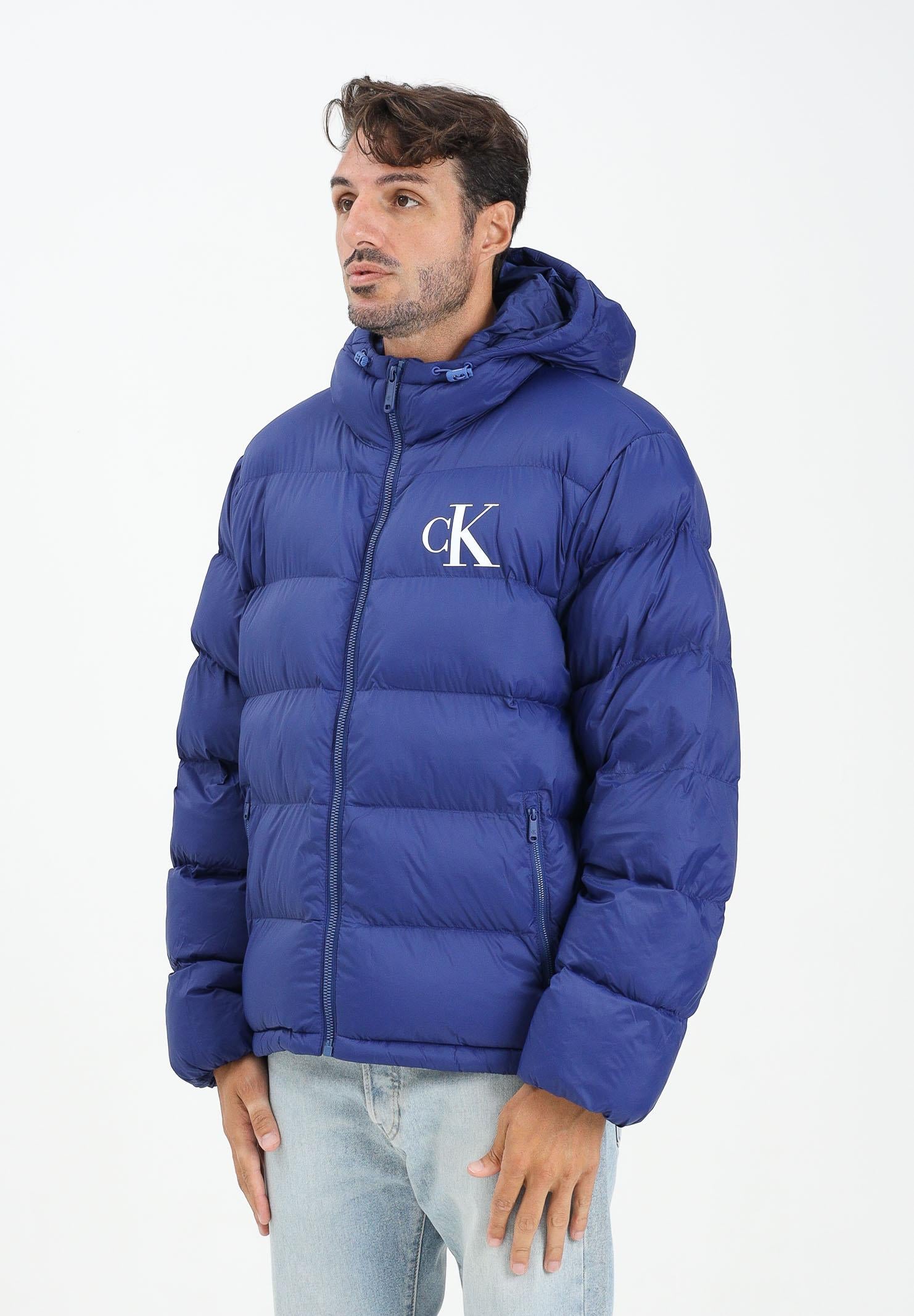 CALVIN KLEIN JEANS Piumino blu da uomo con logo LV04RD528GIZ4  CALVIN KLEIN JEANS 