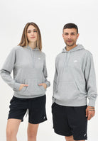 NIKE Felpa con cappuccio Nike Club grigia per uomo e donna FN3866 063 NIKE 