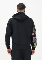 BARROW Felpa con cappuccio nera per uomo e donna rifinita da patch colorate S5BWUAHS017 110 BARROW 