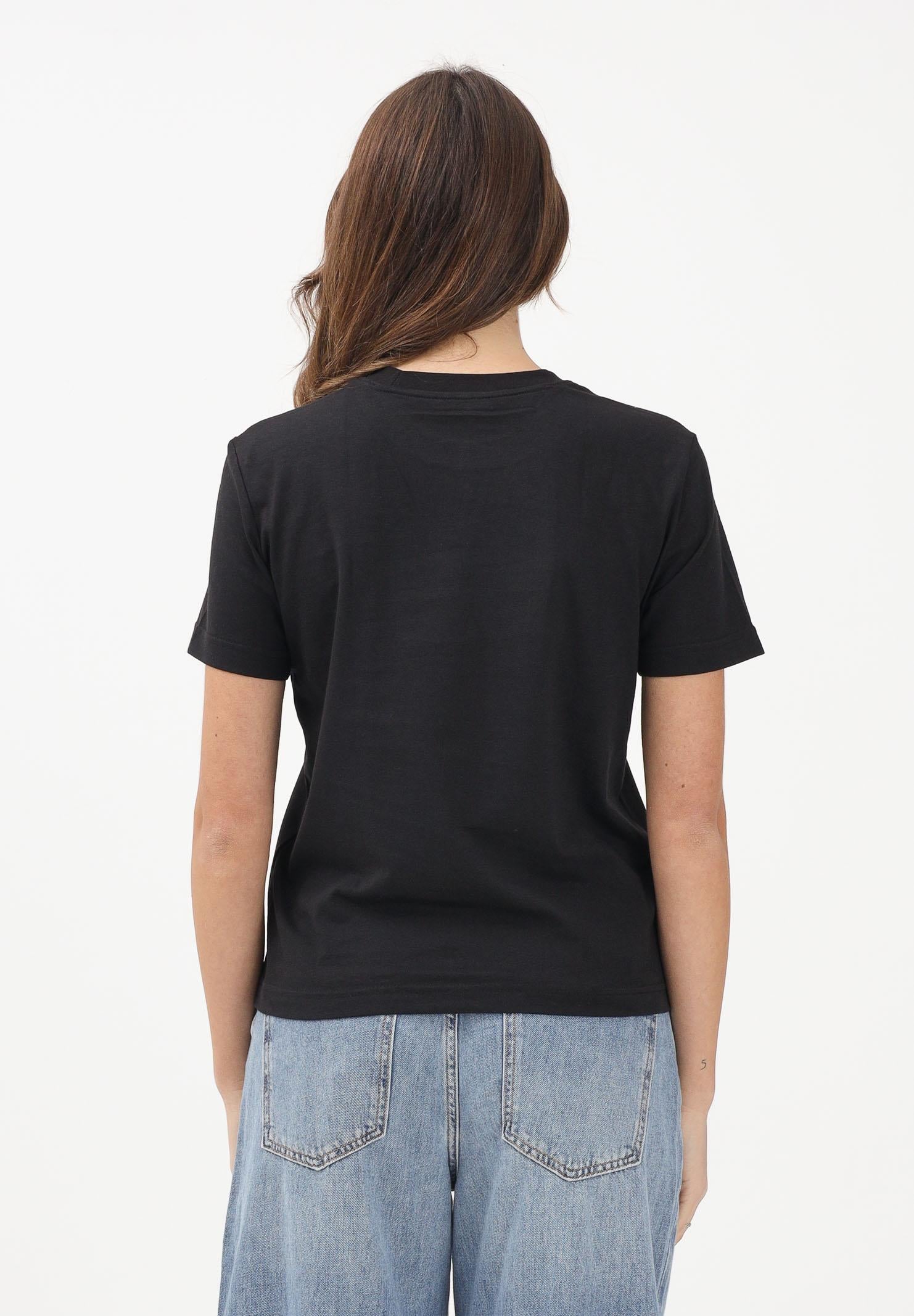 CALVIN KLEIN JEANS T-shirt a manica corta nera da donna con logo LV047E819GUB1 . CALVIN KLEIN JEANS 