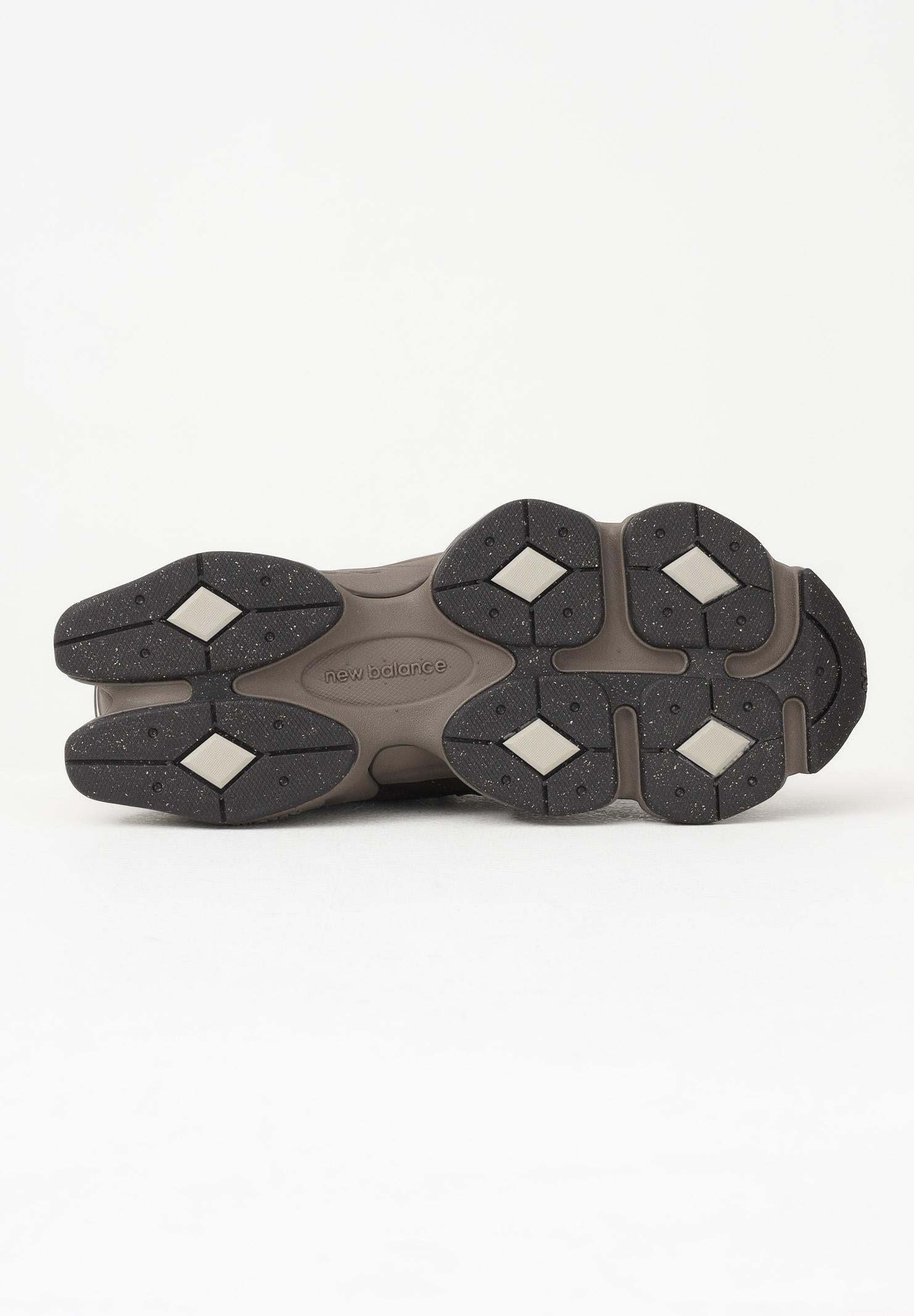 NEW BALANCE Sneakers 9060 marroni da uomo U9060493 . NEW BALANCE 