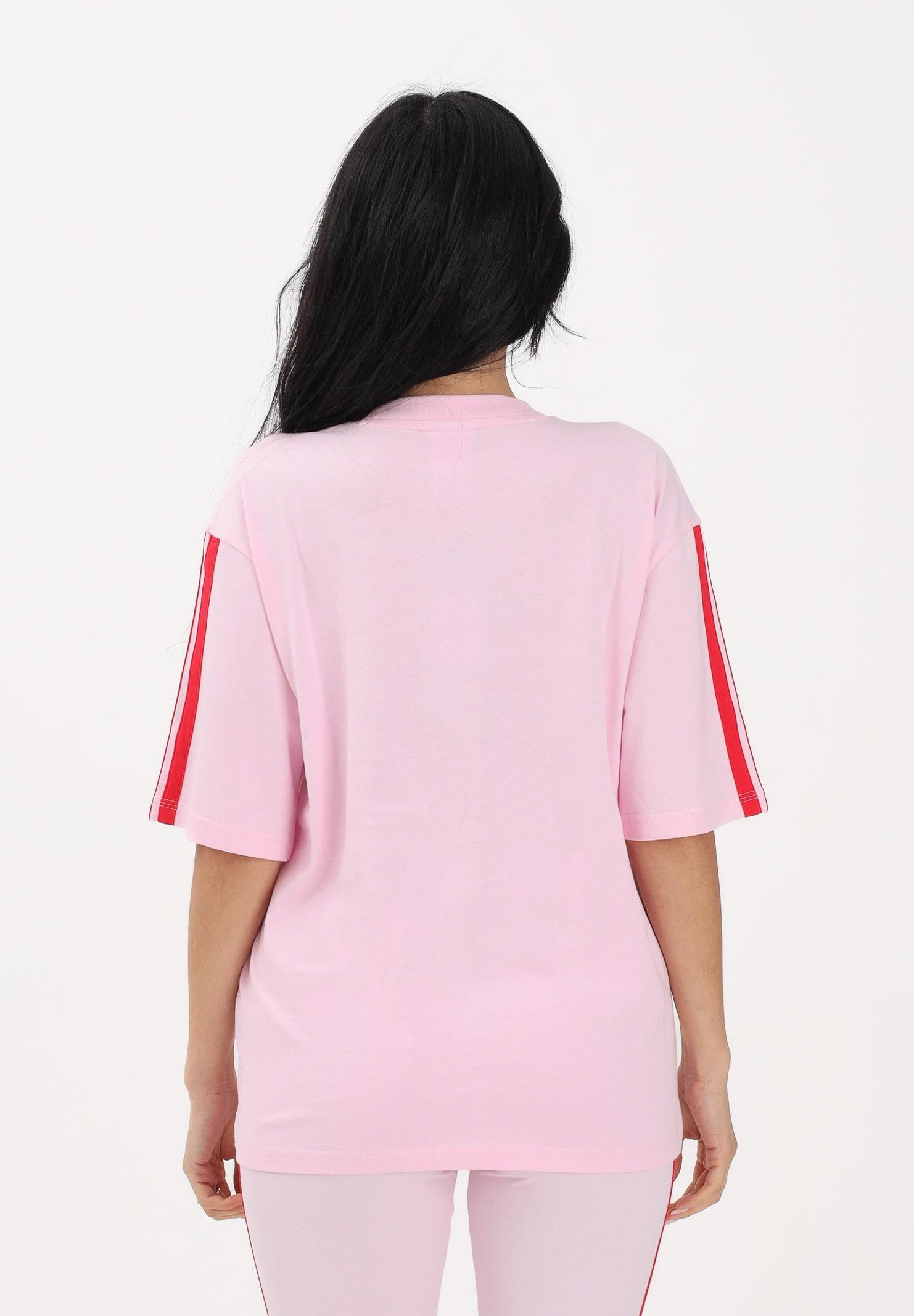 ADIDAS PERFORMANCE T-shirt a manica corta Boyfriend 3 Stripes Essentials rosa e rossa da donna KD2348 . ADIDAS PERFORMANCE 
