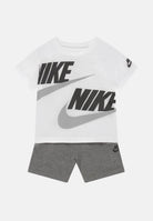 NIKE Completino bianco e grigio da neonato con logo 66J213 GEH NIKE 