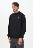 MARKET Felpa girocollo nera da uomo con stampa sul retro F5MKMASW057 110 MarKET 