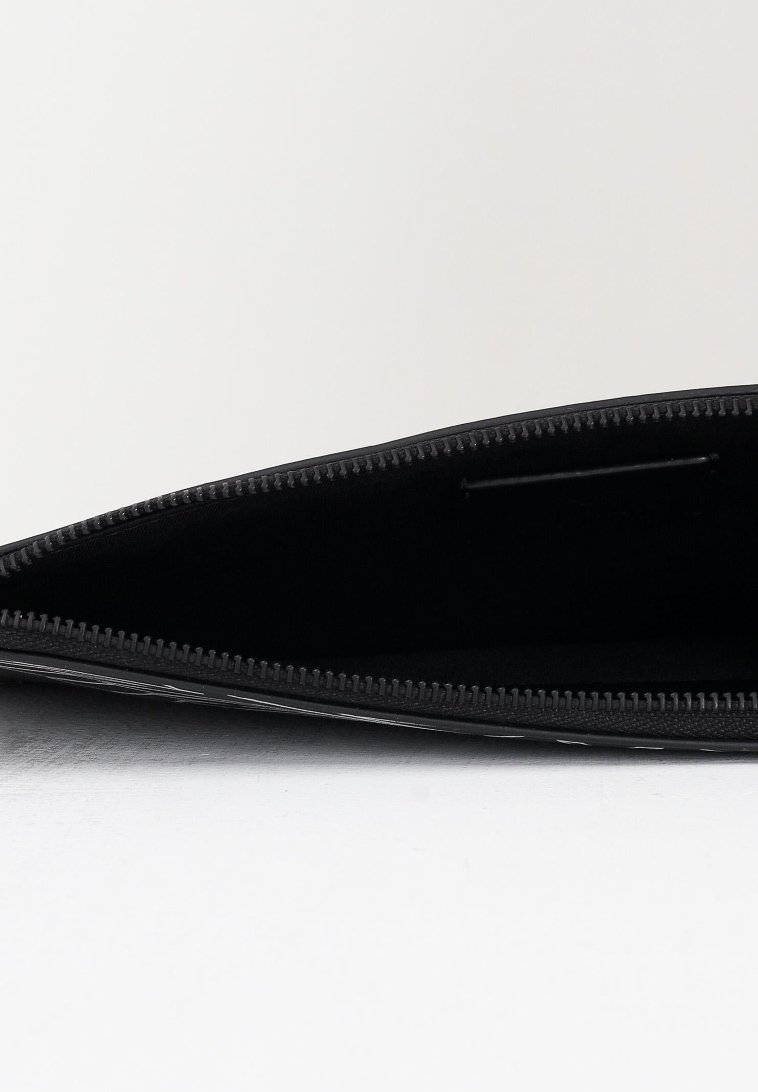 MARCELO BURLON COUNTY OF MILAN Pochette a mano nera per uomo e donna con stampa COMAF250137 . MARCELO BURLON COUNTY OF MILAN 