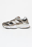 NEW BALANCE Sneakers 9060 tortora da uomo U9060CTA . NEW BALANCE 