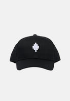 MARCELO BURLON COUNTY OF MILAN Cappello con visiera nero per uomo e donna con croce COMAS2604800888 . MARCELO BURLON COUNTY OF MILAN 