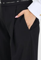 ELISABETTA FRANCHI Bermuda nero da donna in crêpe leggero con nastro logo PA11656E2 110 ELISABETTA FRANCHI 