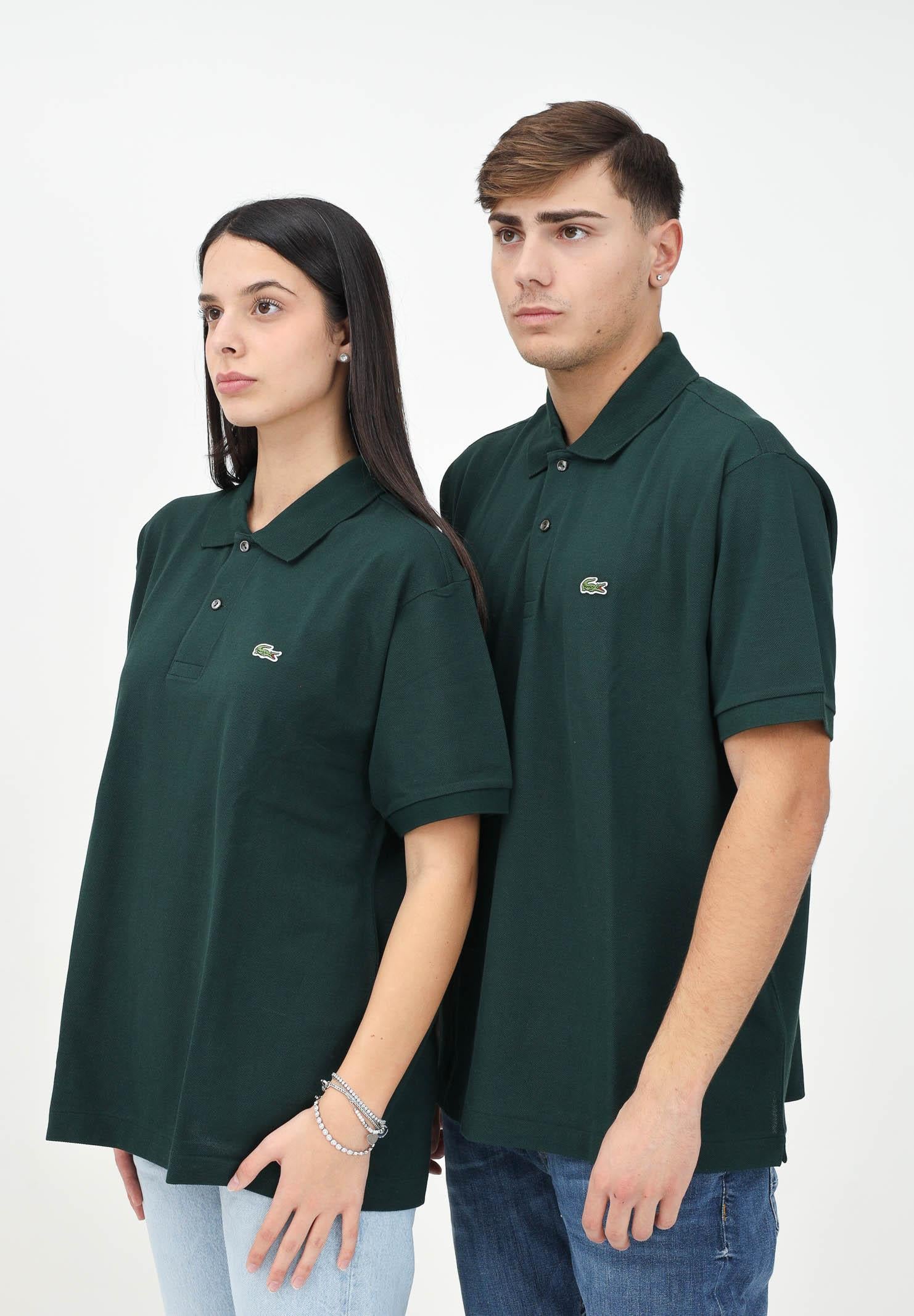 Polo verde per uomo e donna con patch logo 1212 YZP LACOSTE 