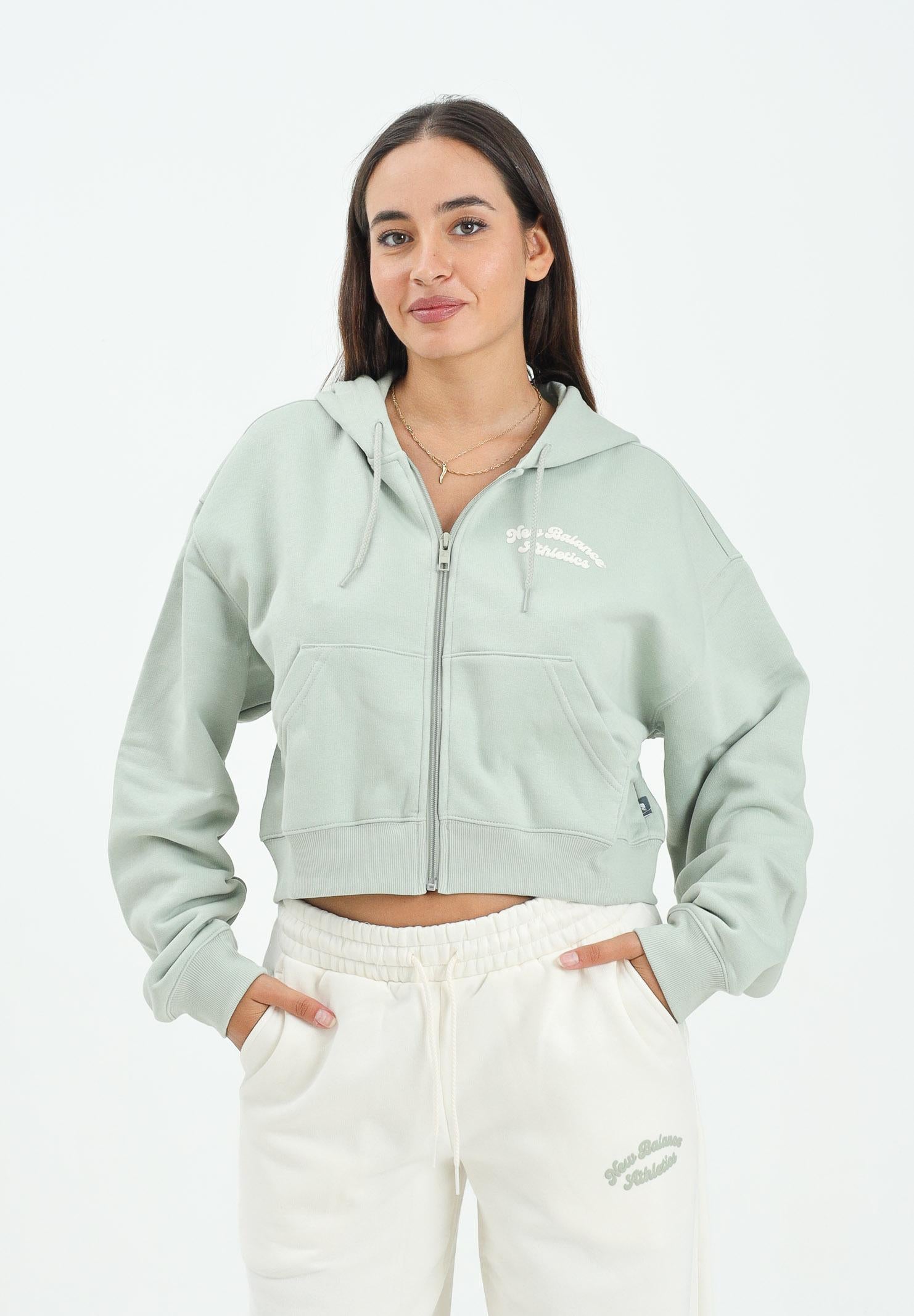 NEW BALANCE felpa con zip verde salvia da donna con interno felpato WJ53509GAS . NEW BALANCE 