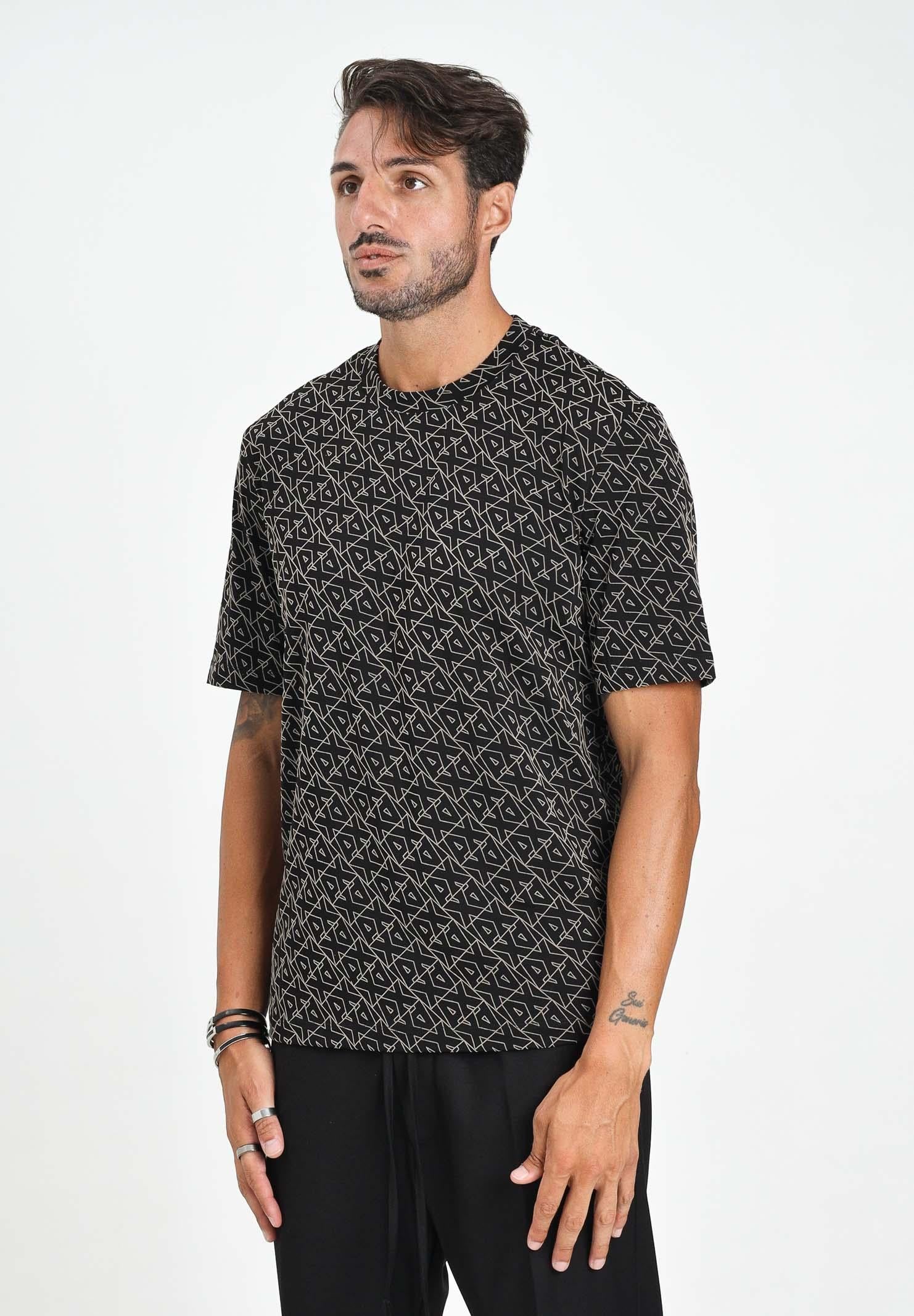 ARMANI EXCHANGE T-shirt a manica corta nera da uomo caratterizzata da ricamo logo XM001897AF10356 FC196 ARMANI EXCHANGE 