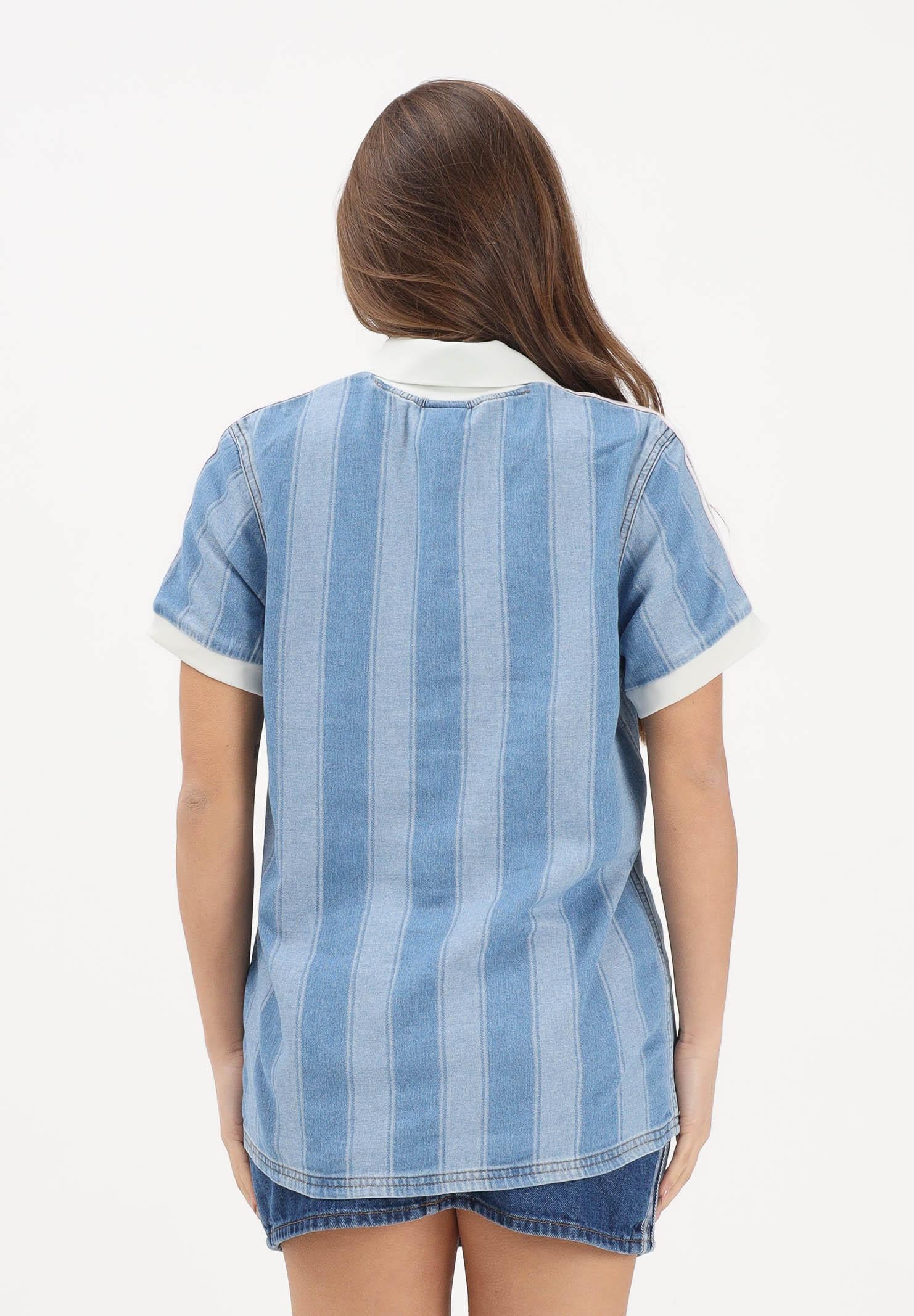 ADIDAS ORIGINALS Polo a manica corta in denim chiaro da donna con logo KD5448 . ADIDAS ORIGINALS 