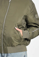 MAISON MARGIELA Bomber verde per donna, ragazzi e bambini con Patch Numeric M60832MM03B M6514 MAISON MARGIELA 