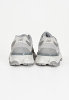 NEW BALANCE Sneakers 9060 grigie da uomo U9060ERD . NEW BALANCE 